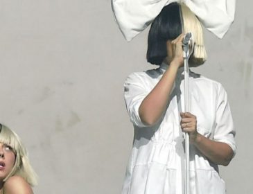Певица Sia впервые показала лицо (Фото, видео)