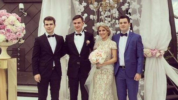 Бывший министр обороны устроил шикарную свадьбу для сына (ФОТО)