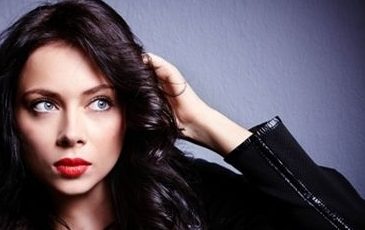 Актриса Настасья Самбурская показалась в купальнике (ФОТО)