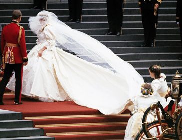 Дизайнер впервые раскрыл секреты платья принцессы Дианы (ФОТО)