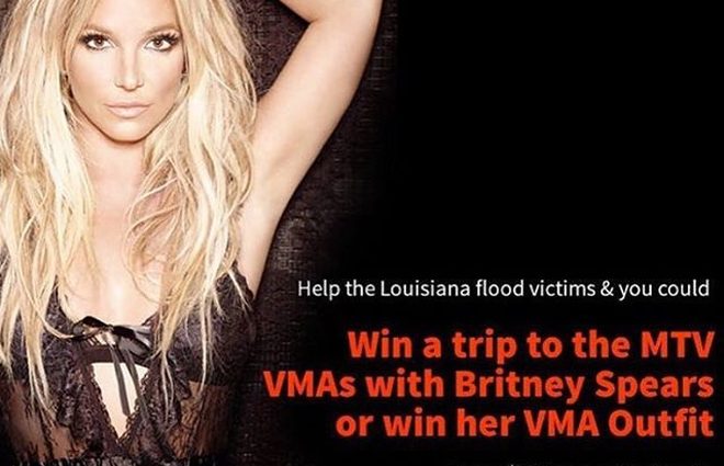 Бритни Спирс помогает пострадавшим от наводнений в Луизиане (фото)