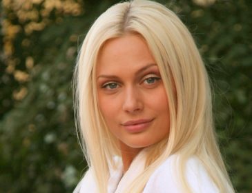 Актриса Наталья Рудова показала грудь в купальнике за 8 тысяч гривен (ФОТО)