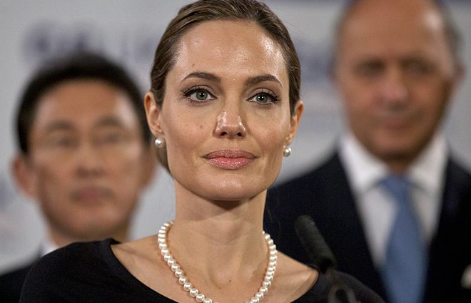 Все об этом говорят: Анджелина Джоли «переключилась» на Джонни Деппа (фото)