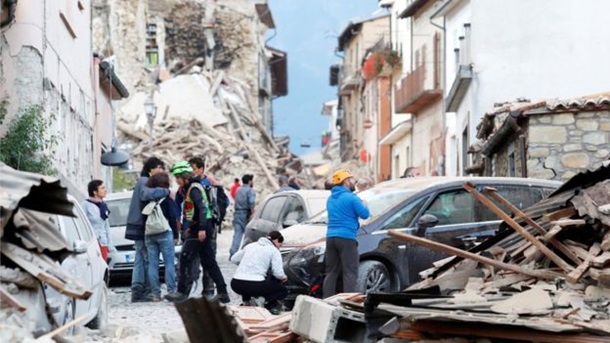 Известный украинский певец попал в землетрясение в Италии: поклонники молятся за звезду (ФОТО)