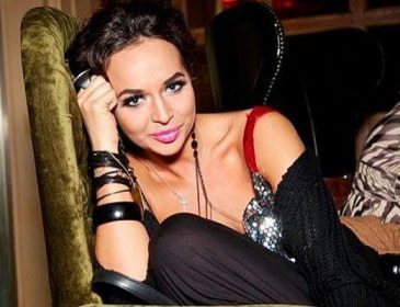 Певица Маша Фокина показала эротическое фото в крошечном бикини (18+)
