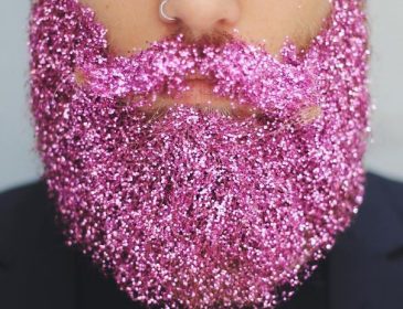 Еще до такого безумия мы не доходили: в соцсетях набирает обороты новый тренд «блестящая борода» (ФОТО)