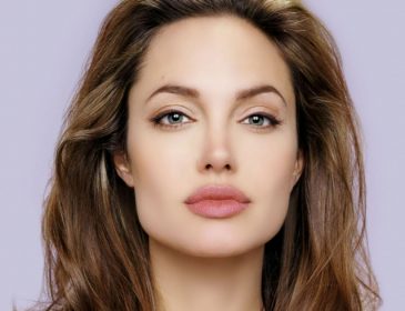 На такое осмелится не каждый: развратная Анджелина Джоли без нижнего белья «засветила» своими «вишенками» (ФОТО, ВИДЕО)