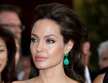 В это трудно поверить: у Анджелины Джоли появился новый любовник. Вы будете в шоке от ее выбора