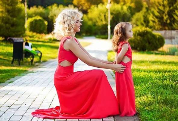 Молодая мама и популярная телеведущая Лилия Ребрик обнародовала серию трогательных фото с маленькой дочкой