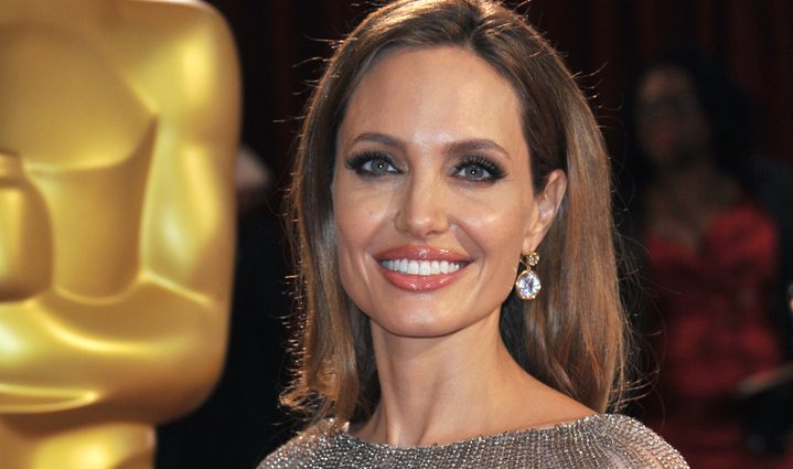 Анджелина Джоли удивила весь мир своей прогулкой с детьми, такой ее уже давно не видели