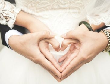 «Сегодня невероятный день»: известный украинский певец показал первое фото со своей свадьбы