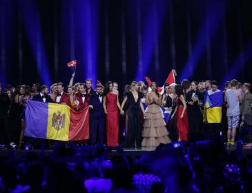 Скандал на «Евровидении»: Нахал испортил выступление одной из конкурсанток
