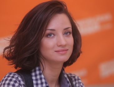 «Страстная брюнетка»: Татьяна Денисова кардинально сменила имидж