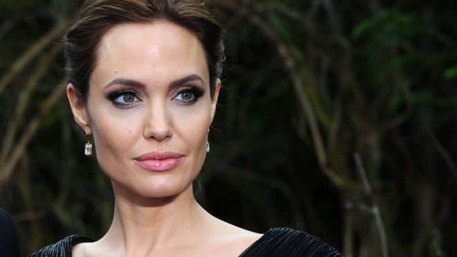 Анджелина Джоли намекнула на то, что не против занять место Трампа